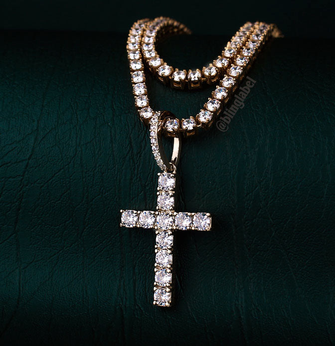 18K Gold Premium Cross Pendant Necklace