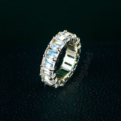 Exquisite Baguette Ring in Gold (7mm)