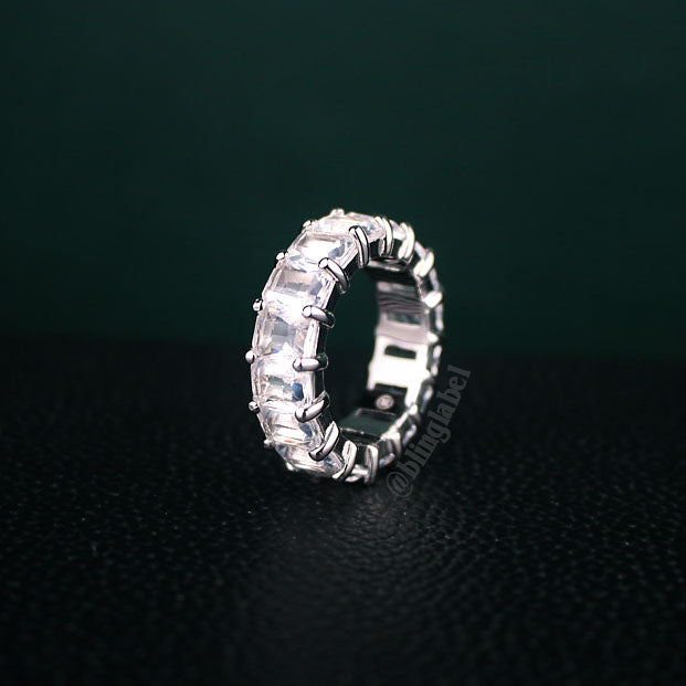 Exquisite Baguette Ring in White Gold (7mm)