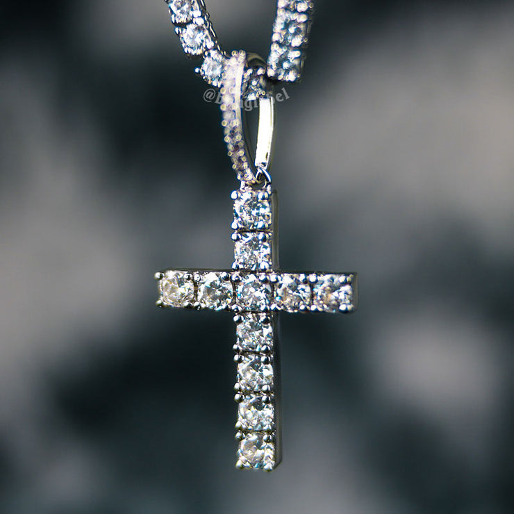 18K White Gold Premium Cross Pendant Necklace